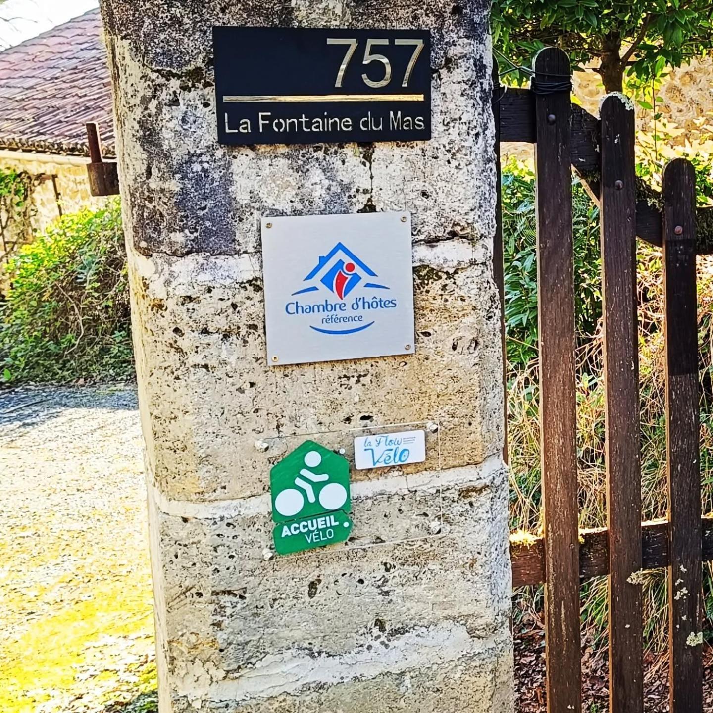 La Fontaine Du Mas Bed & Breakfast Thiviers Exterior photo